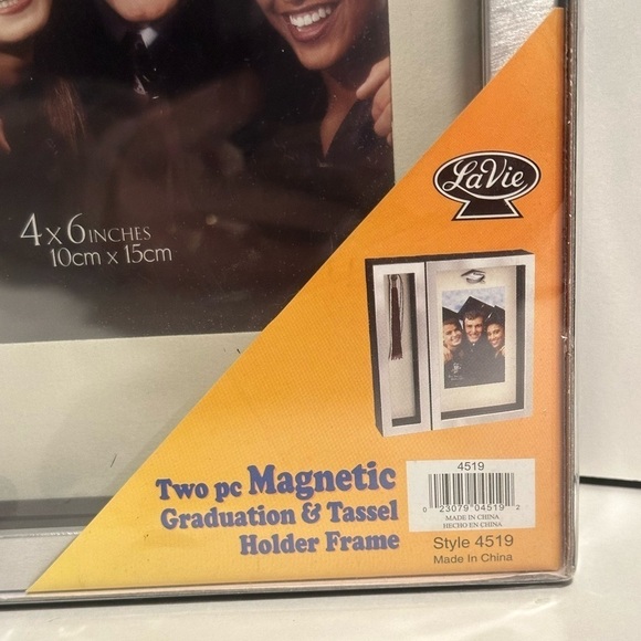 Two Piece Magnetic Graduation and Tassel Holder Frame - Picture 2 of 3